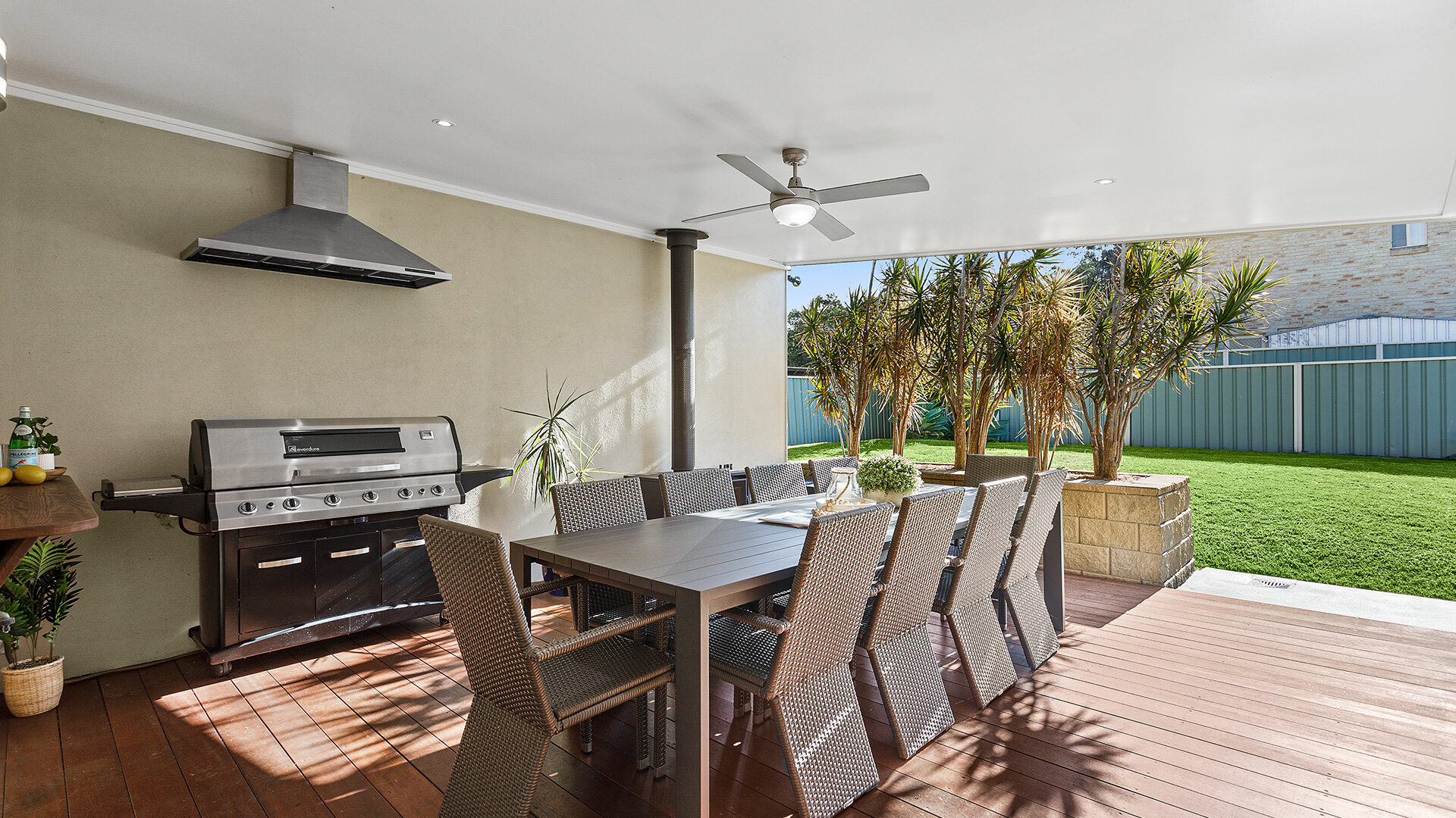 Sold - 24 Lyrebird Way - New Property in Farmborough Heights - Real Estate by David Greenwood