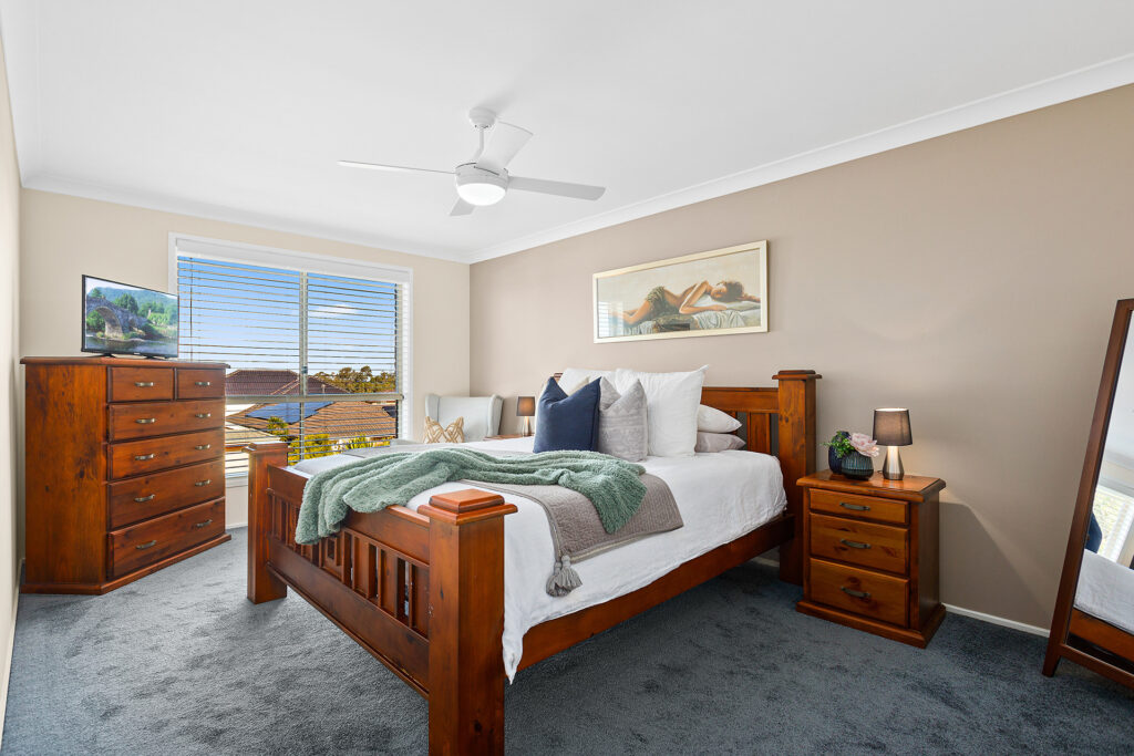 Sold - 24 Lyrebird Way - New Property in Farmborough Heights - Real Estate by David Greenwood