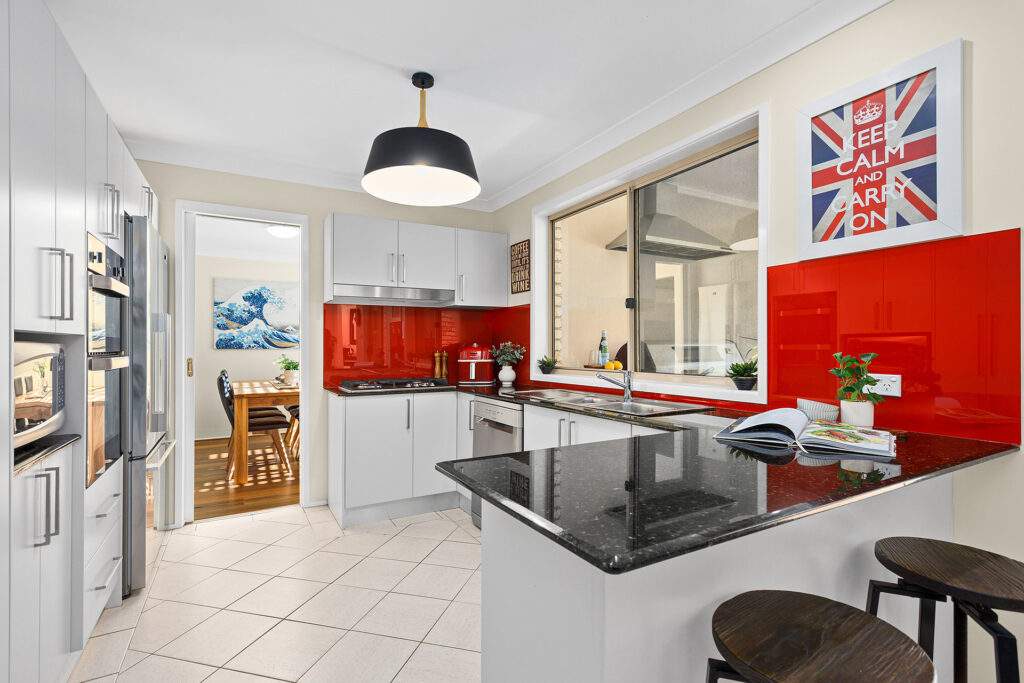 Sold - 24 Lyrebird Way - New Property in Farmborough Heights - Real Estate by David Greenwood