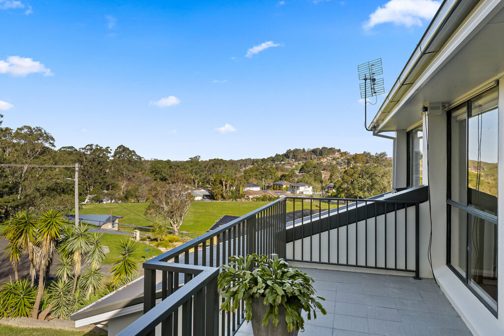 16 Smyth Place, Figtree NSW 2525 - photo 3