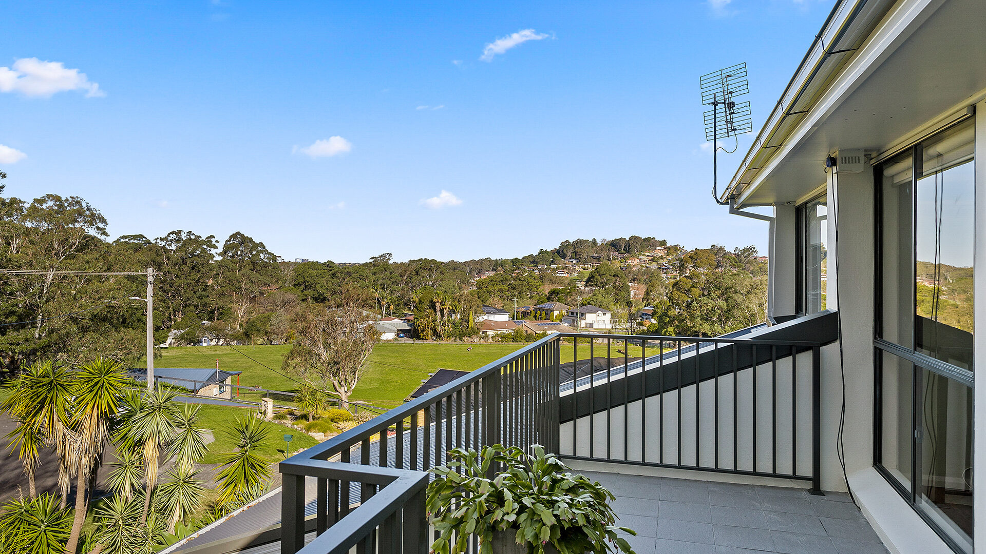16 Smyth Place, Figtree NSW 2525 - photo 3