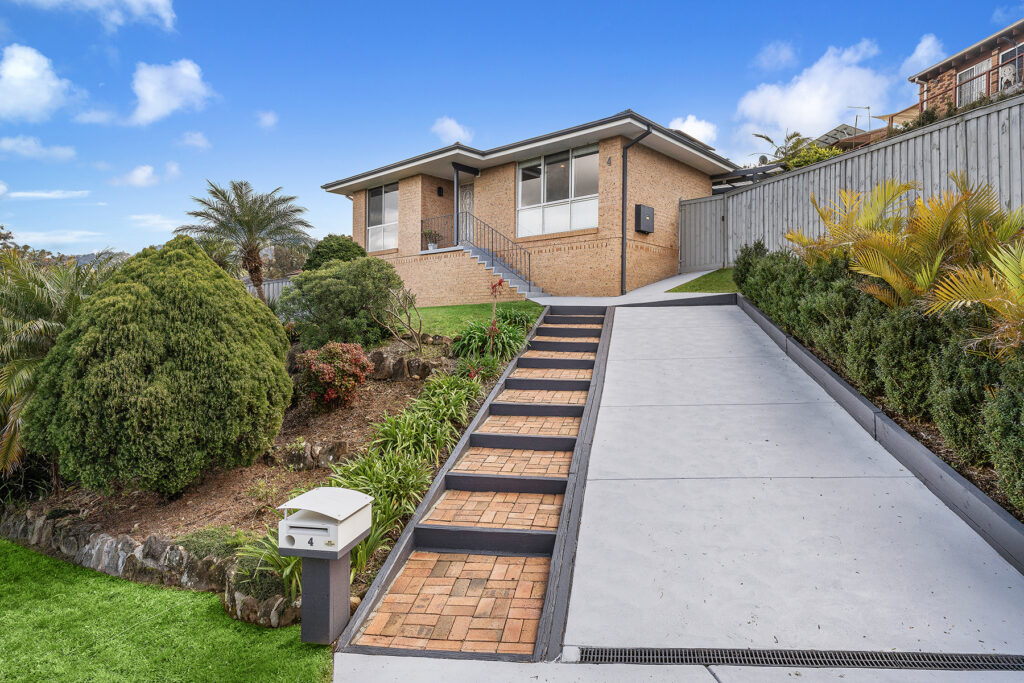4 Noonga Place, Cordeaux Heights NSW 2526 - McGrath Illawarra