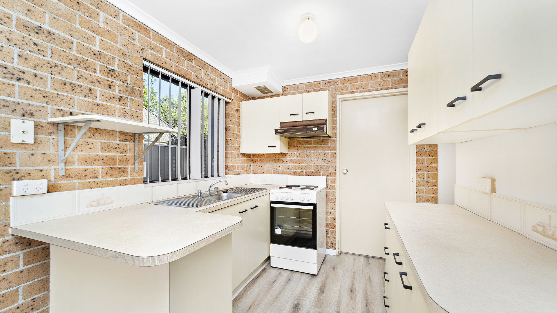 4/1 Bourke Street, Fairy Meadow NSW 2519 - photo 2