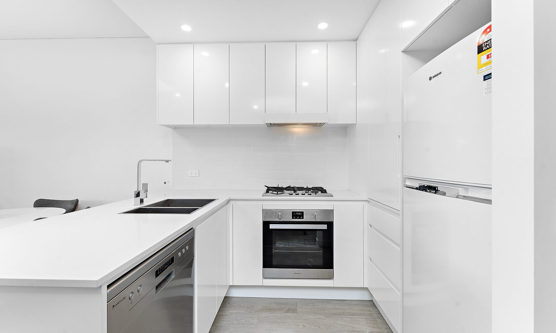 316/1 Evelyn Court, Shellharbour City Centre NSW 2529 - photo 2