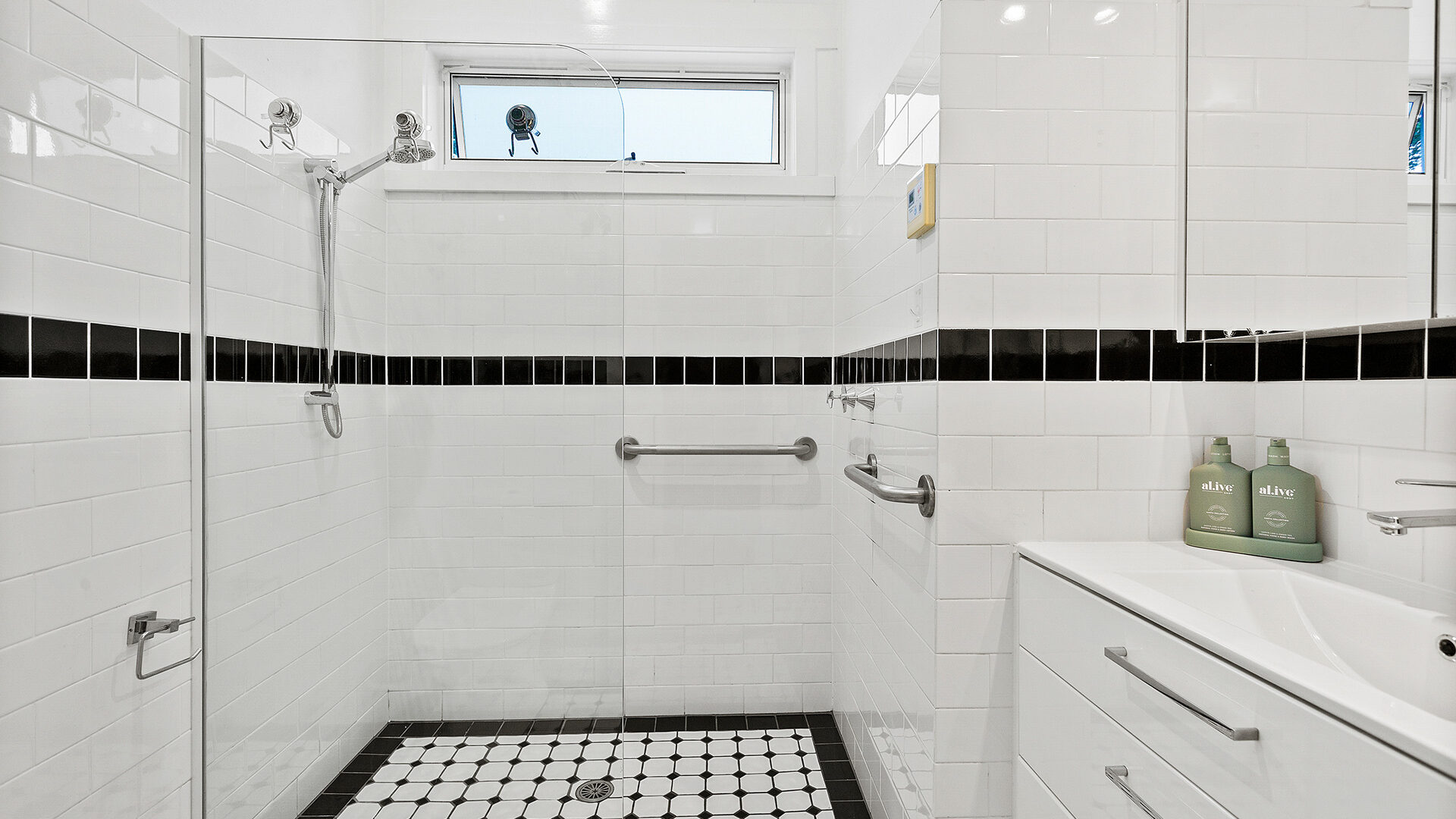 Sold - 22 Toxteth Avenue - New Property in Austinmer - Real Estate by Vanessa Denison-Pender
