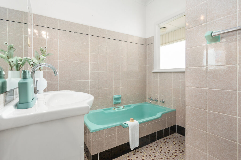 Sold - 4 Hilltop Avenue - New Property in Lake Heights - Real Estate by McGrath Thirroul