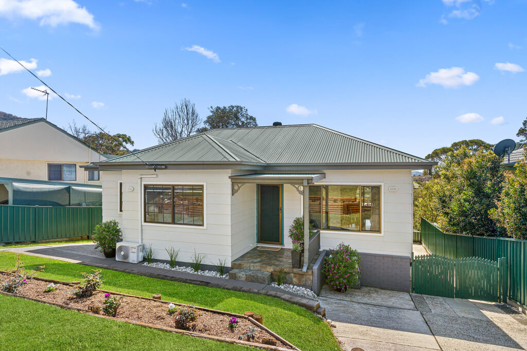 Sold - 110 Panorama Drive - New Property in Farmborough Heights - Real Estate by David Greenwood
