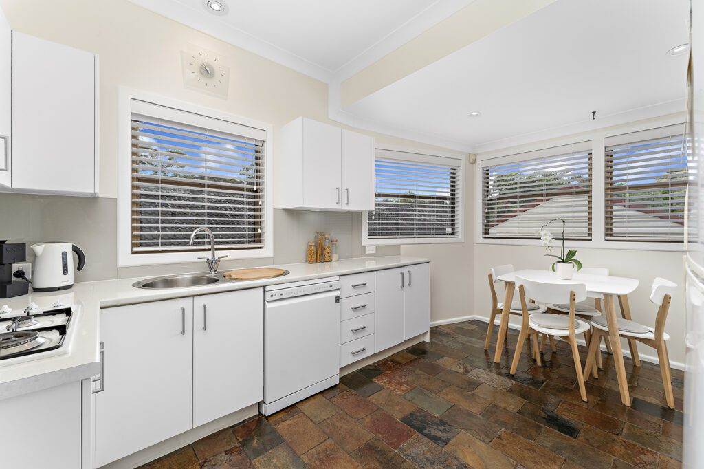 13 Robsons Road, Keiraville NSW 2500 - photo 5