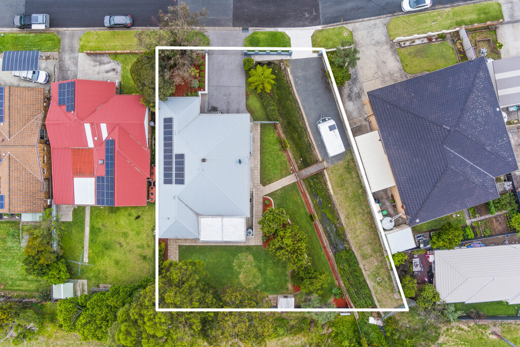 Sold - 48 Colgong Crescent - New Property in Towradgi - Real Estate by Christian Zeidler