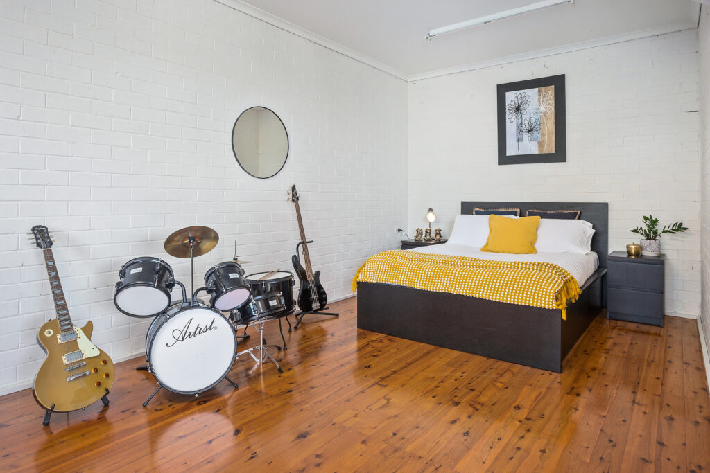 Sold - 8 Robinsville Crescent - New Property in Thirroul - Real Estate by Vanessa Denison-Pender