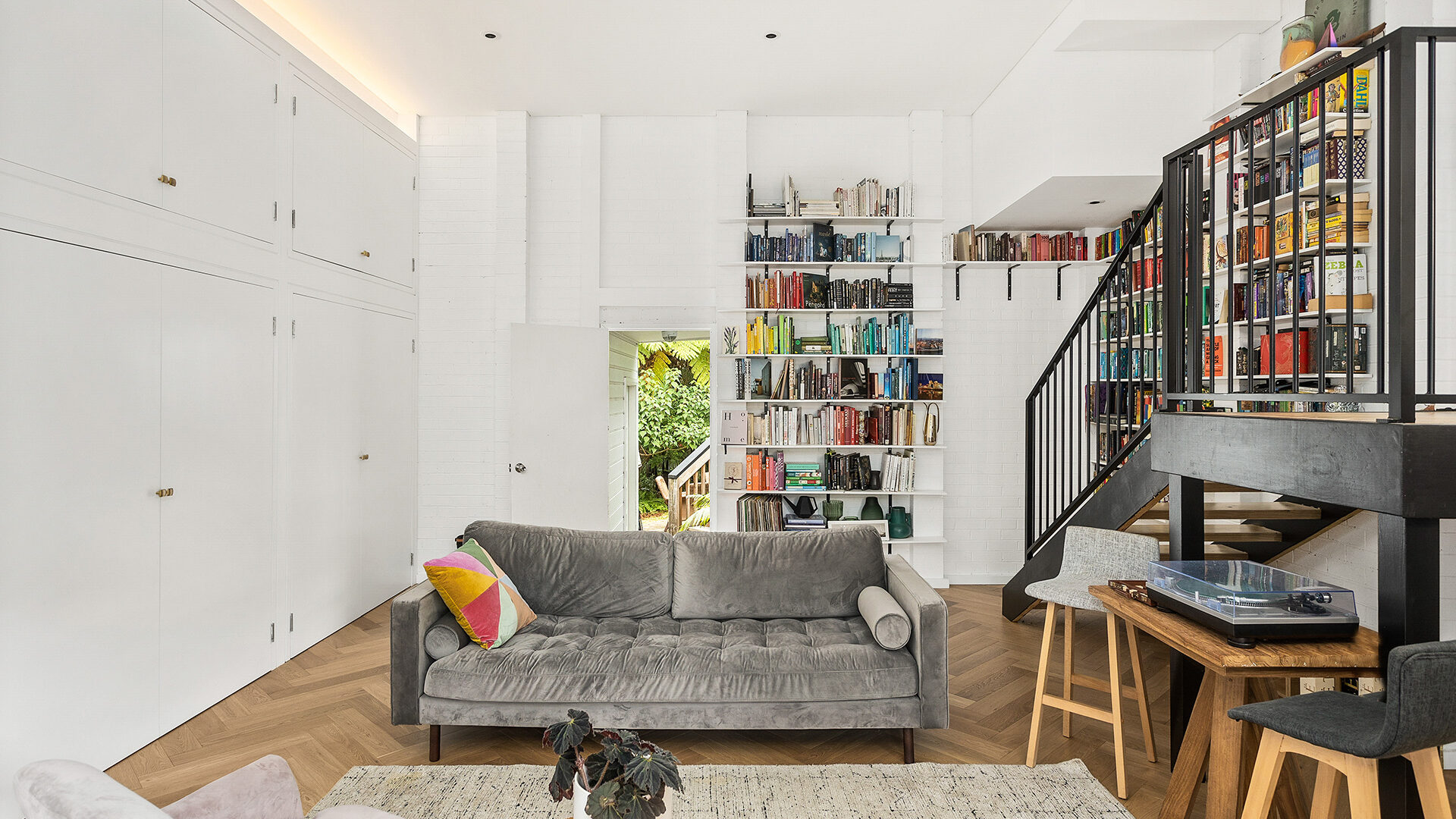Sold - 48 The Lookout - New Property in Thirroul - Real Estate by Vanessa Denison-Pender