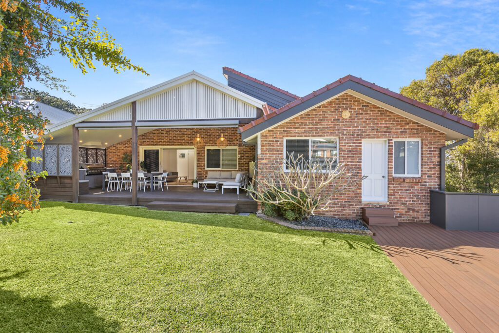 Sold - 18 Robinsville Crescent - New Property in Thirroul - Real Estate by Andrew McLeod