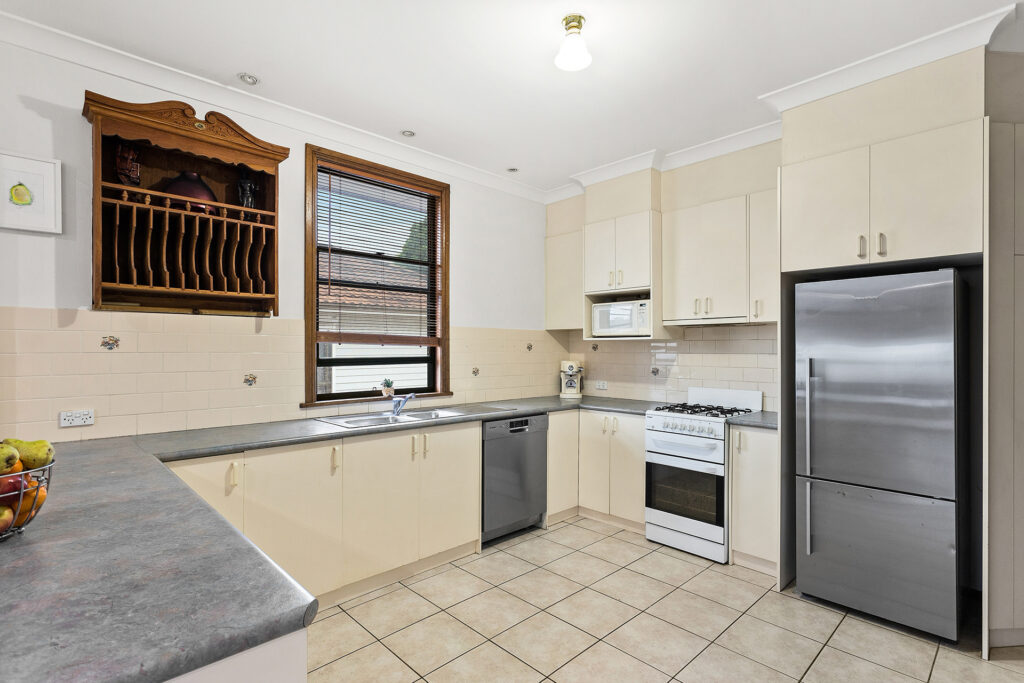 90 Albert Street, Unanderra NSW 2526 - photo 3