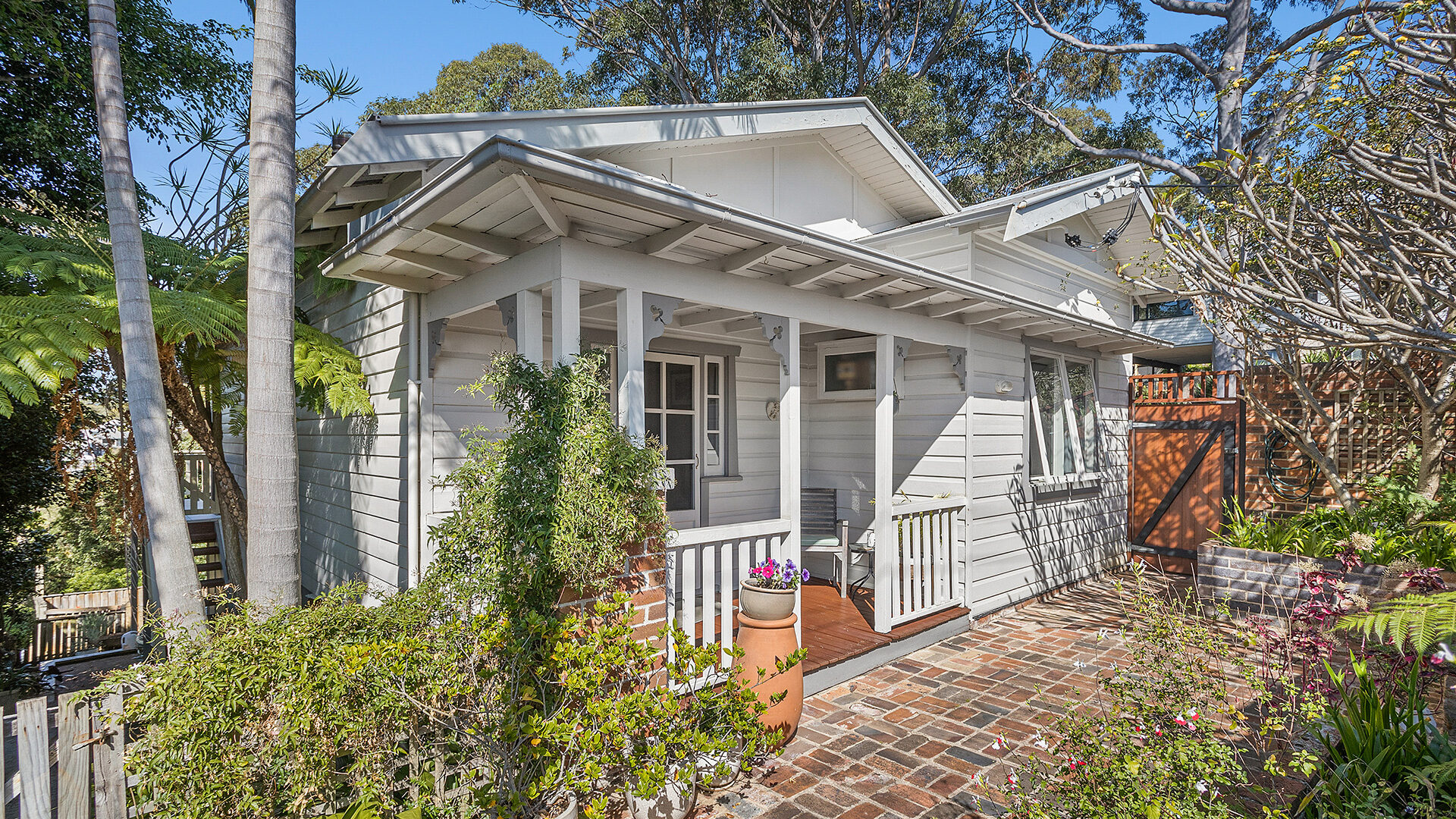 Sold - 102 Princes Highway - New Property in Thirroul - Real Estate by 