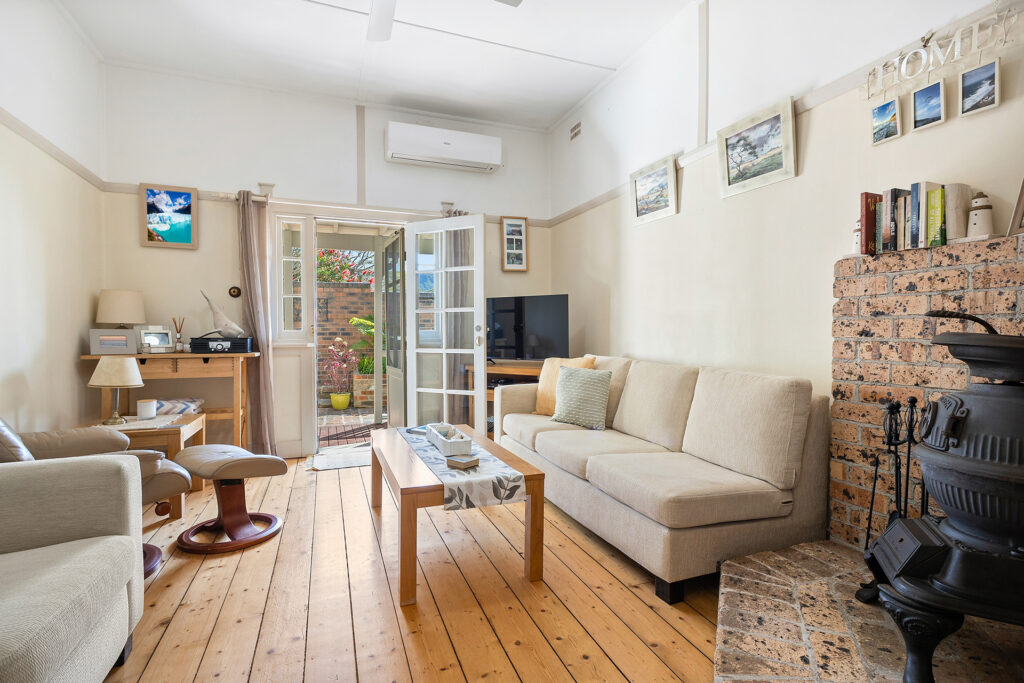 Sold - 102 Princes Highway - New Property in Thirroul - Real Estate by 