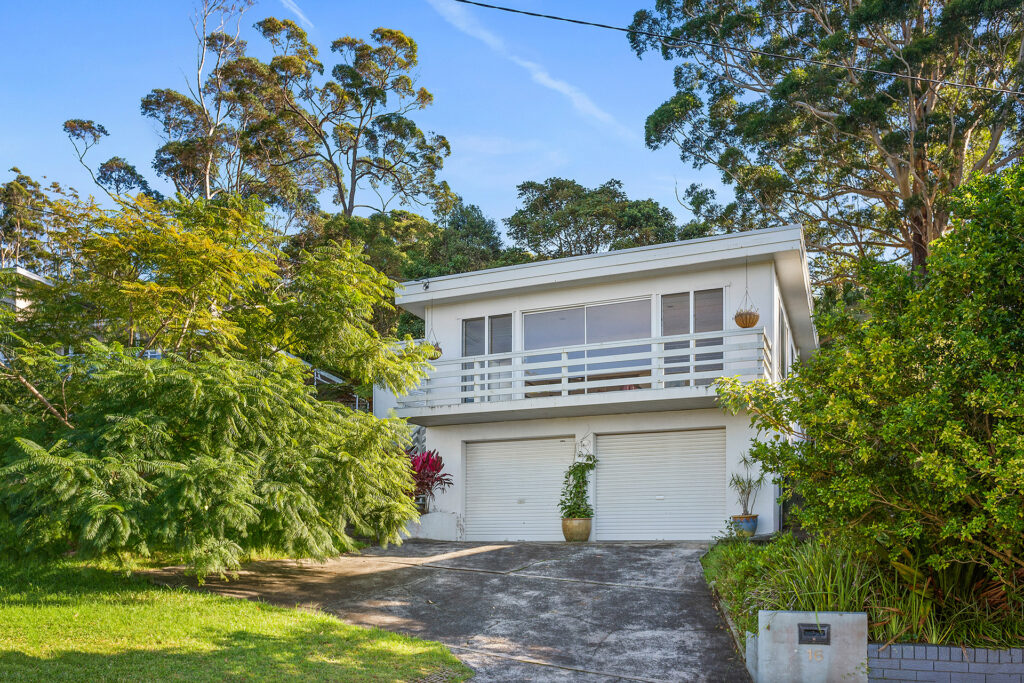 16 Nardoo Crescent, Thirroul NSW 2515 - McGrath Illawarra