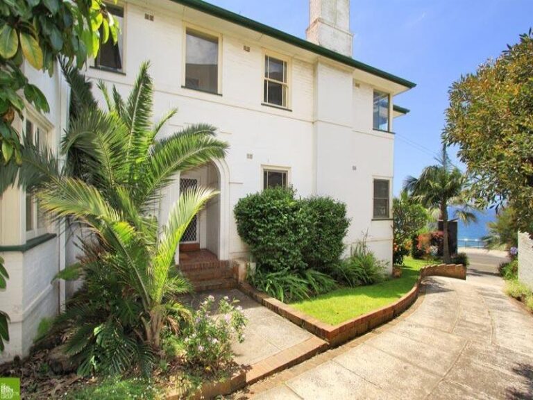 1/20 Cliff Road, Wollongong NSW 2500 - photo 2
