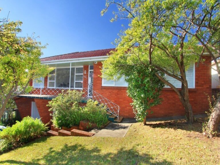 102 Dumfries Avenue, Mount Ousley