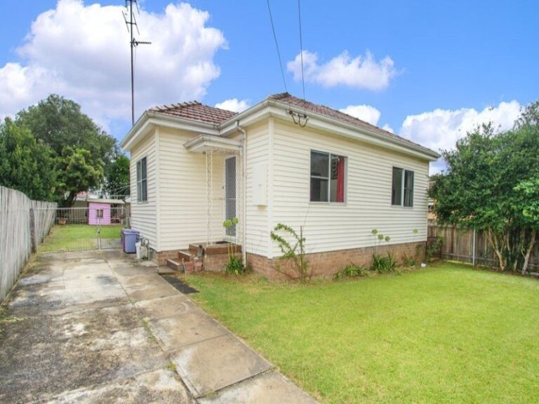 23 Carr Street, Towradgi