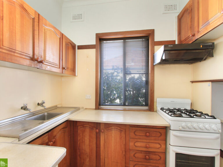 6 Frances Street, Gwynneville NSW 2500 - photo 2