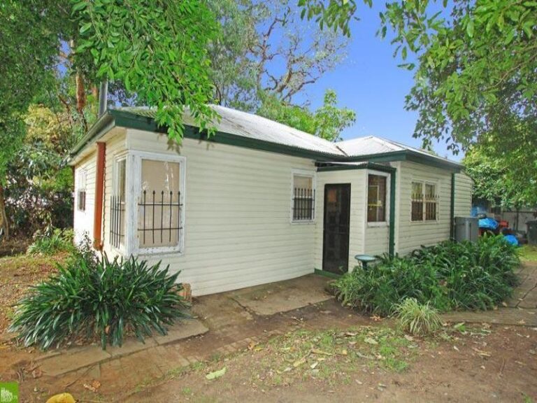 11 Porter Street, North Wollongong
