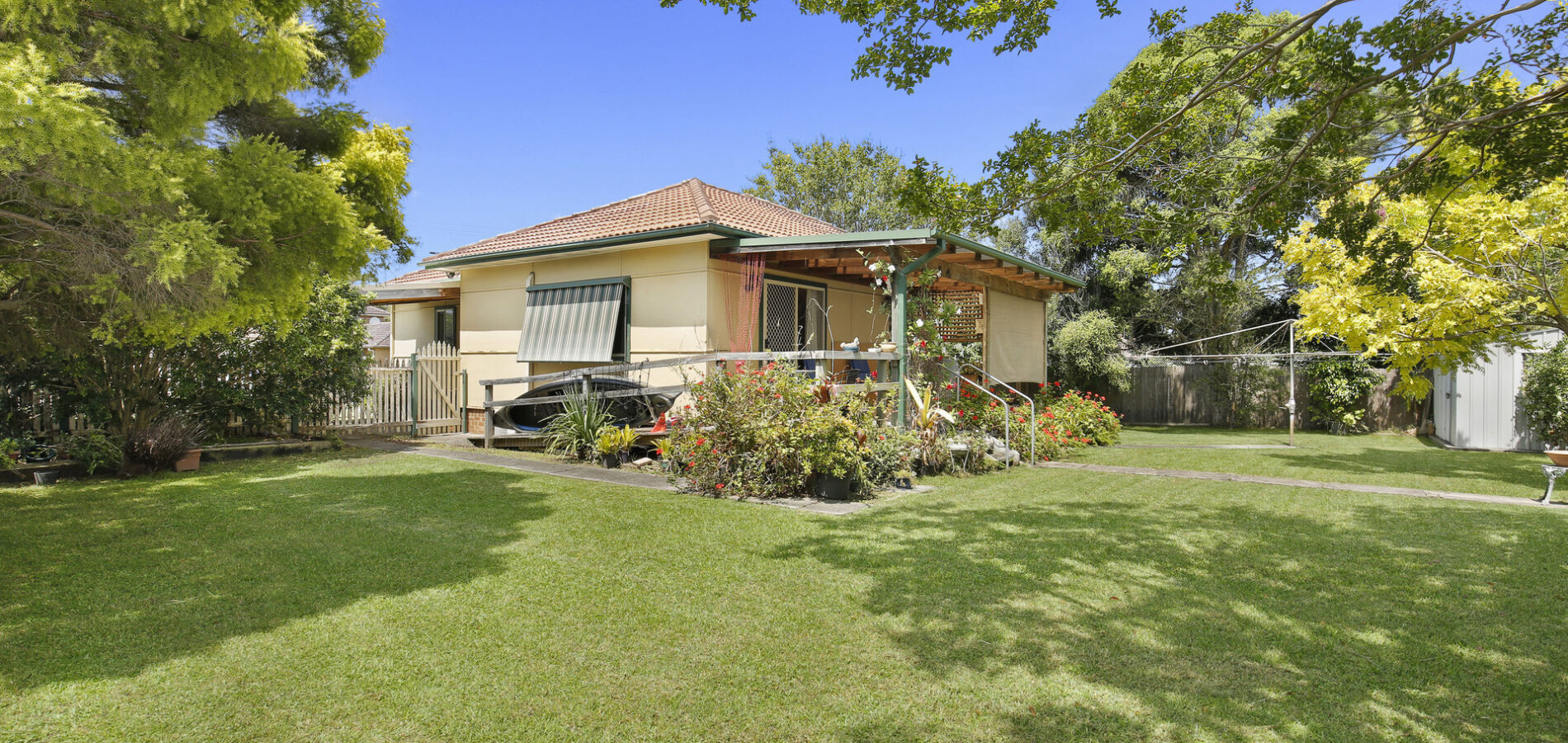 35 Davidson Avenue, Woonona