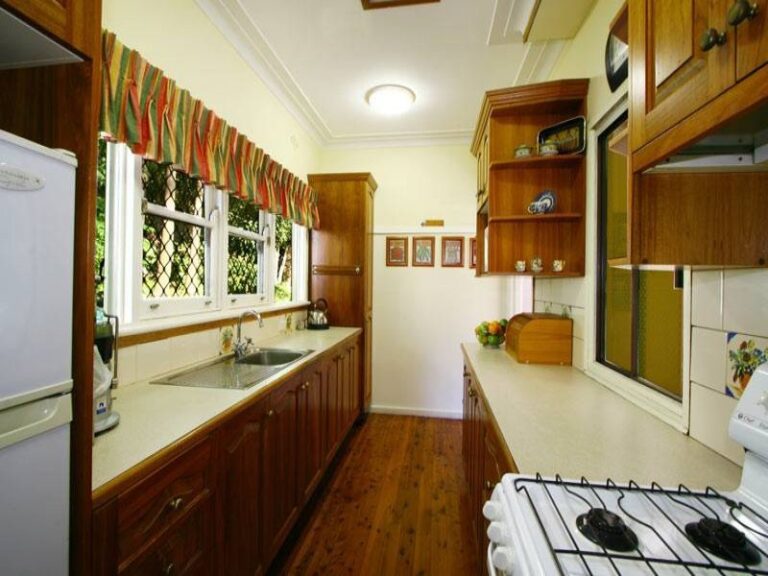 29 Toorak Avenue, Mangerton NSW 2500 - photo 2