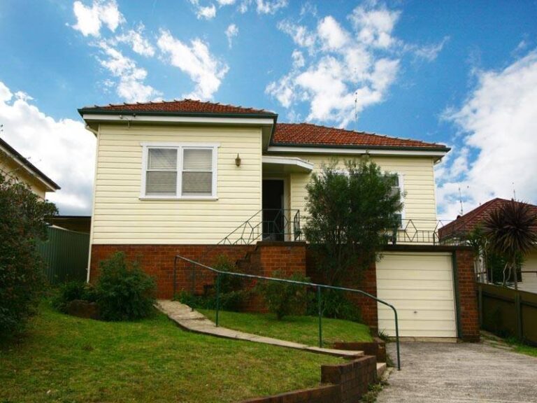 112 Ocean Street, Mount Saint Thomas