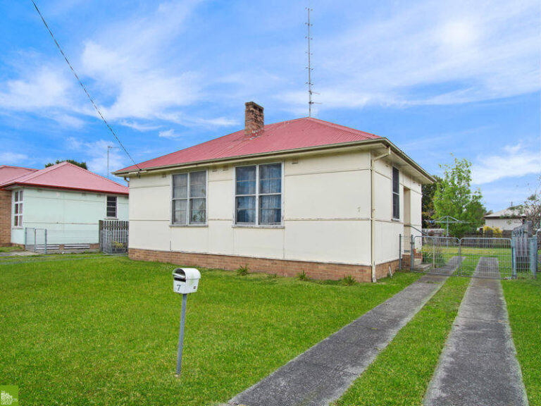 5-7 Blackman Parade, Unanderra