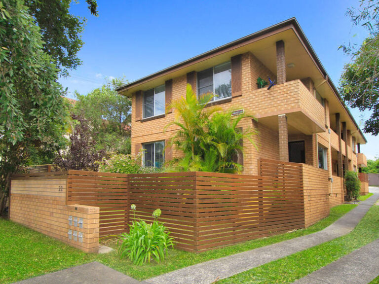1/22 Robinson Street, Wollongong