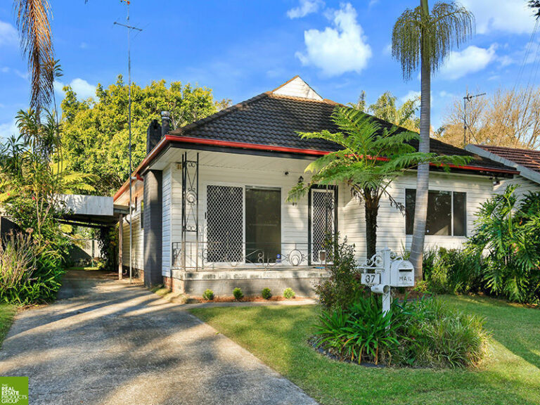 37 Phillips Crescent, Mangerton