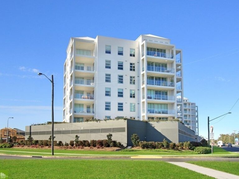 403/1 Grand Court, Fairy Meadow