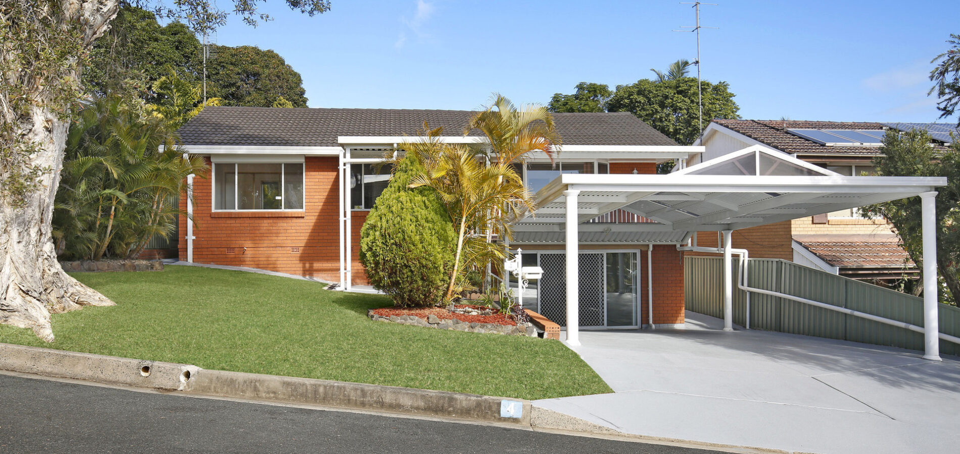 4 Darren Avenue, Kanahooka