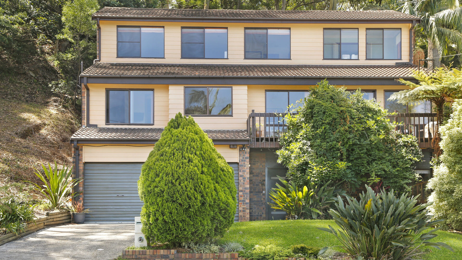Sold - 29 Kanangra Drive - New Property in Thirroul - Real Estate by McGrath Wollongong