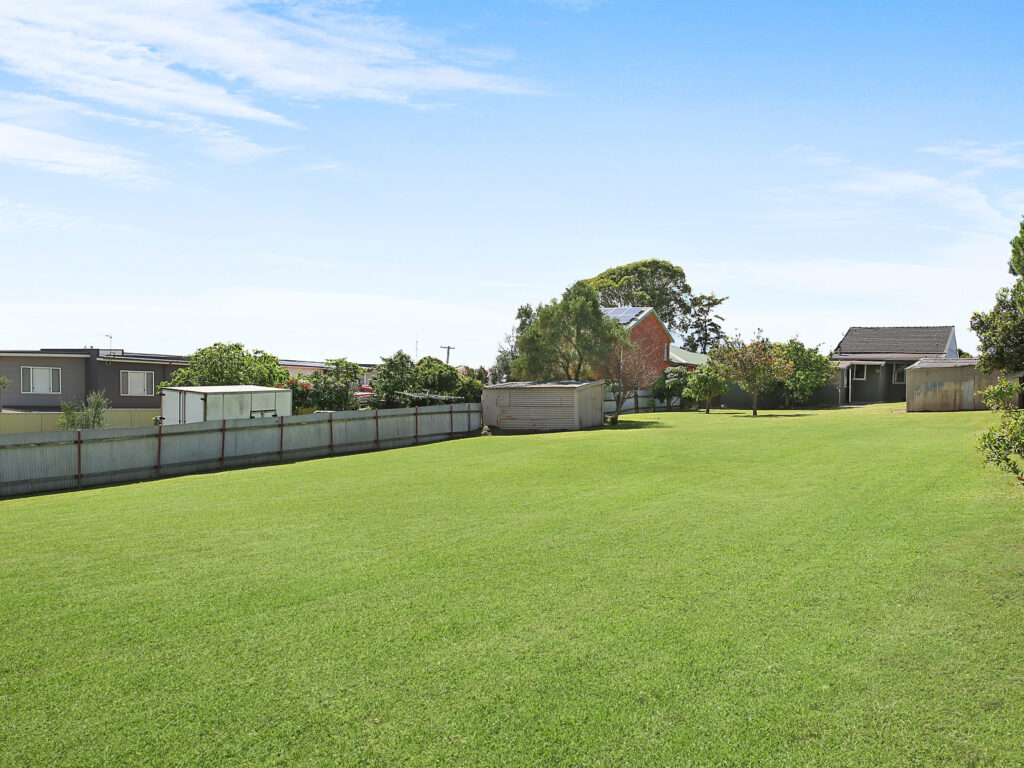 20 Russell Street, Balgownie NSW 2519 - photo 2