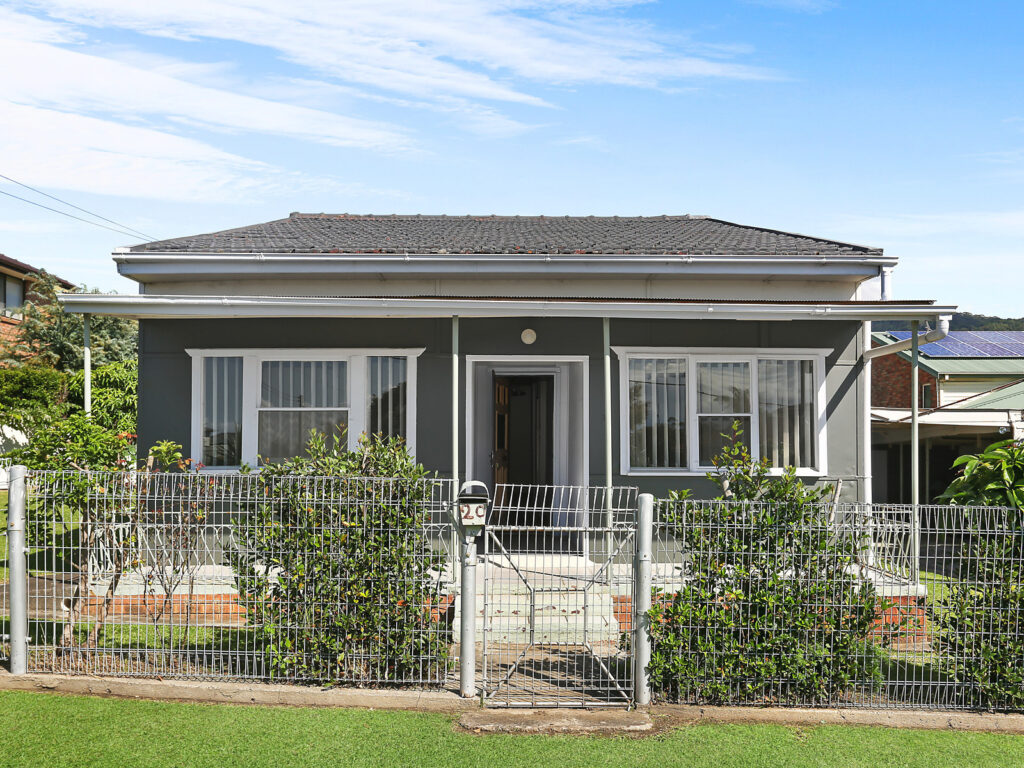 20 Russell Street, Balgownie NSW 2519 - photo 3
