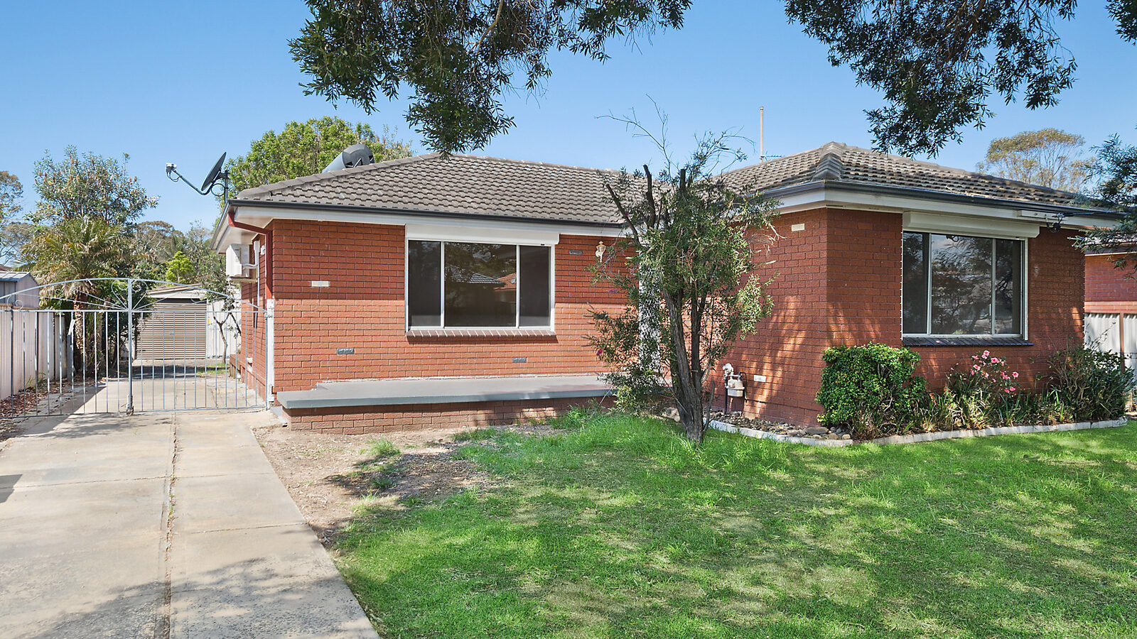 23 Brownsville Avenue, Brownsville