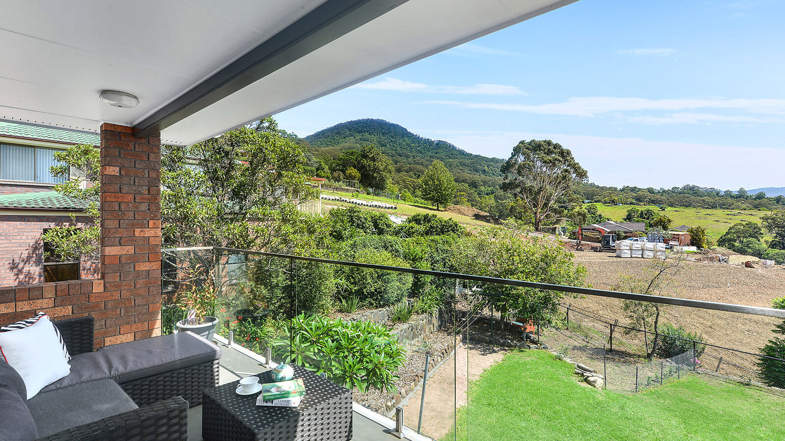 210 Waples Road, Farmborough Heights