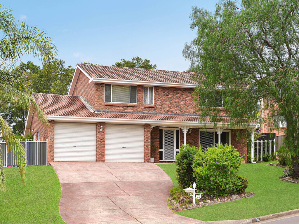 Sold - 32 Kooranga Crescent - New Property in Cordeaux Heights - Real Estate by 