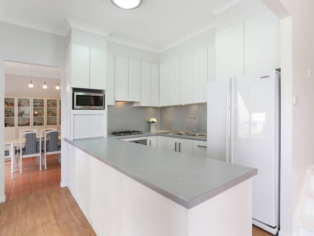 29 Ashley Avenue, Farmborough Heights NSW 2526 - photo 2