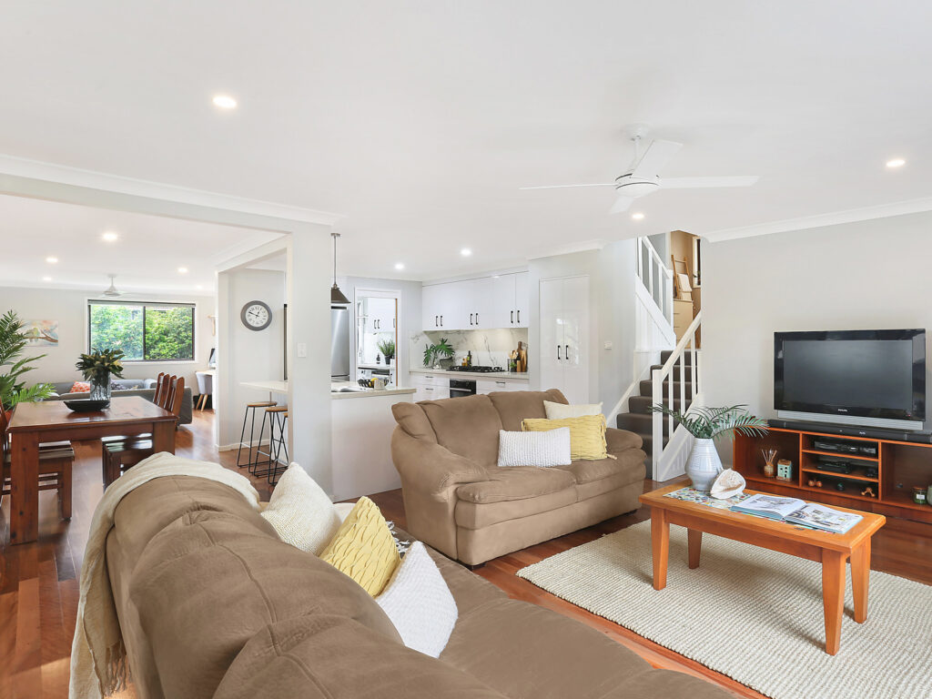 Sold - 3 Carbeen Crescent - New Property in Cordeaux Heights - Real Estate by 