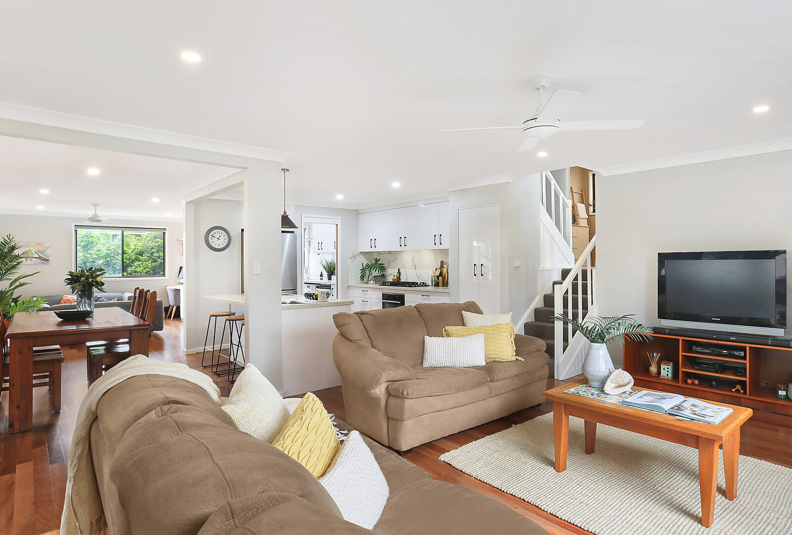 Sold - 3 Carbeen Crescent - New Property in Cordeaux Heights - Real Estate by 