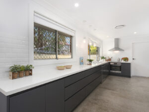 10 Lochview Avenue, Farmborough Heights NSW 2526 - photo 2