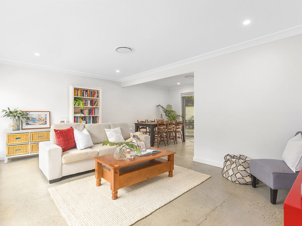 10 Lochview Avenue, Farmborough Heights NSW 2526 - McGrath Illawarra