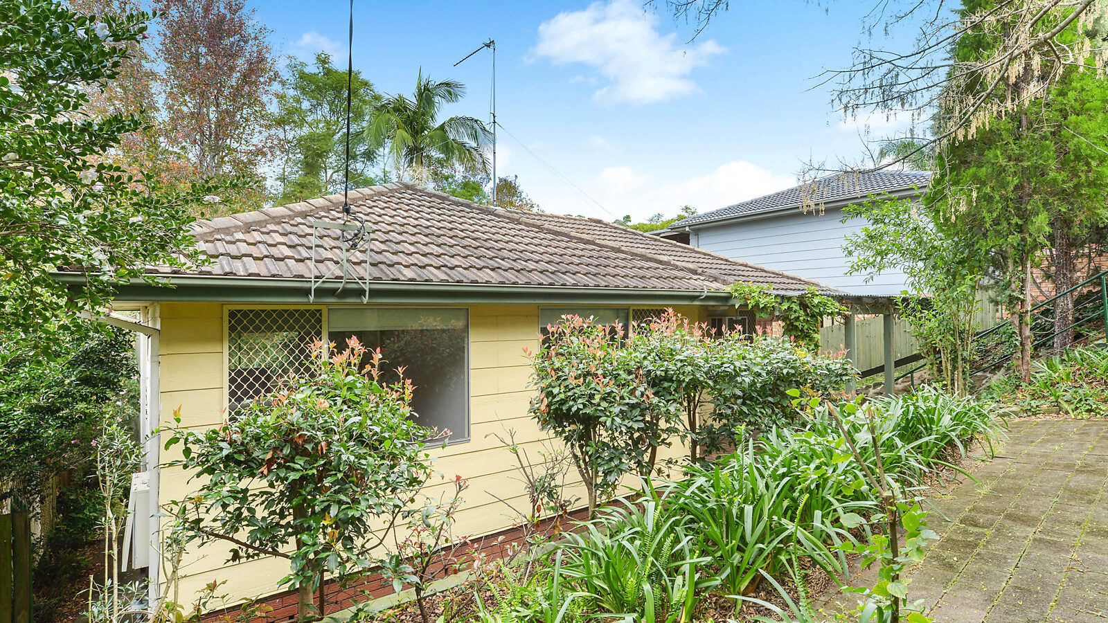 57 Stanley Avenue, Farmborough Heights