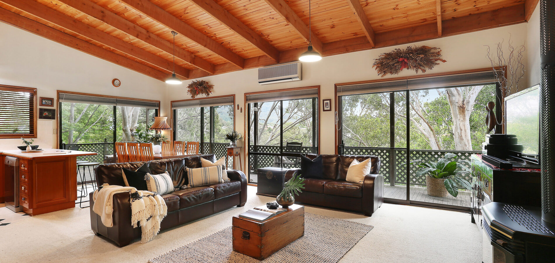 95 Iola Avenue, Farmborough Heights
