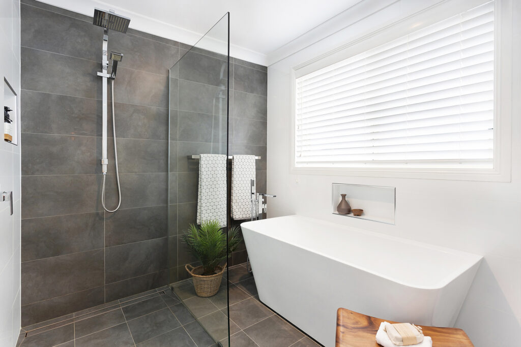 Sold - 17 Lyrebird Way - New Property in Farmborough Heights - Real Estate by 