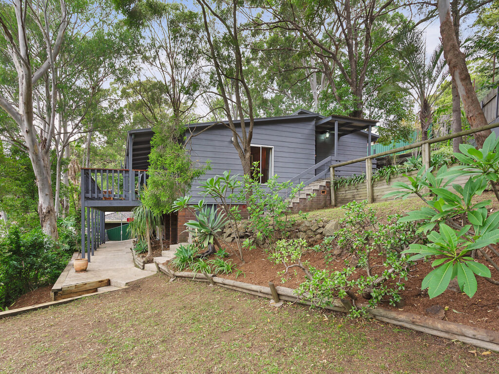 Sold - 21 Aminya Place - New Property in Farmborough Heights - Real Estate by 