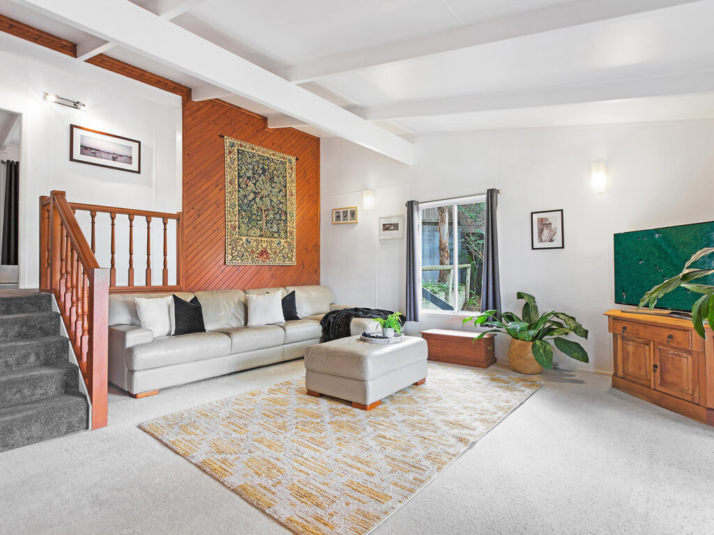 Sold - 21 Aminya Place - New Property in Farmborough Heights - Real Estate by 