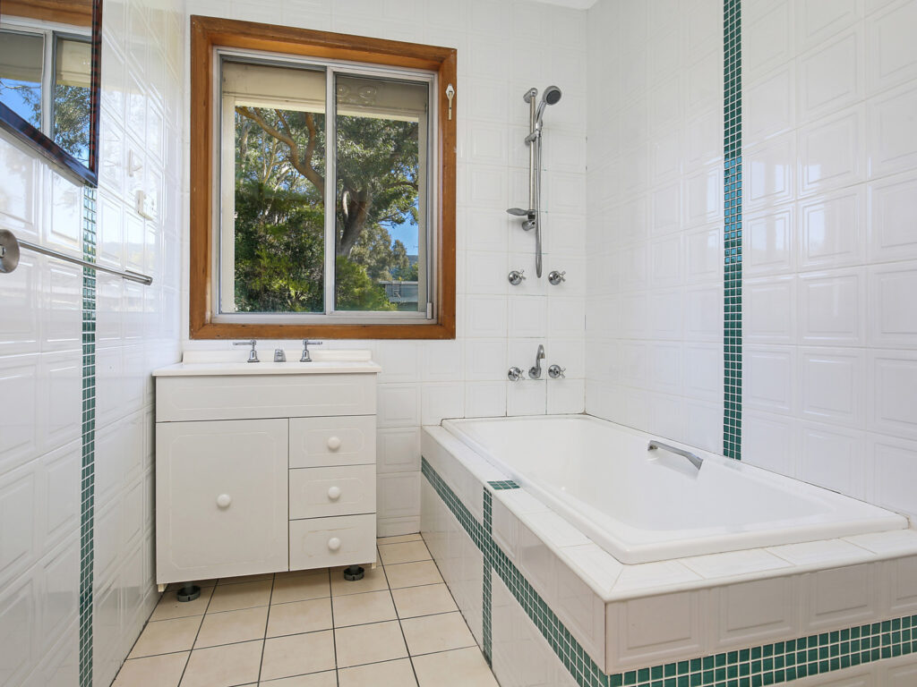 16 Tamblin Street, Fairy Meadow NSW 2519 - photo 2